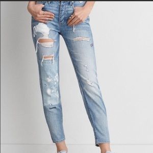 AE embroidered distressed  jeans